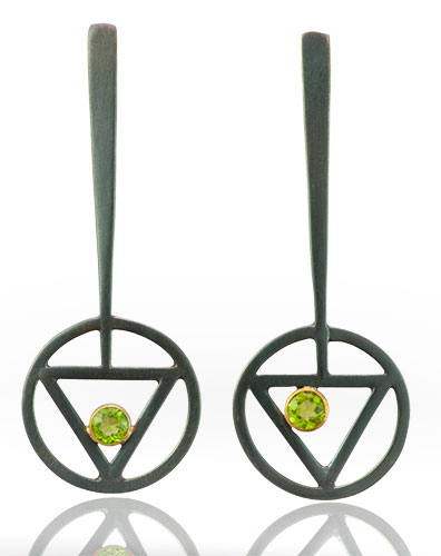 ER&ndash;303B: Peridot, 18k gold, Oxidized sterling silver, 2"x3/4"