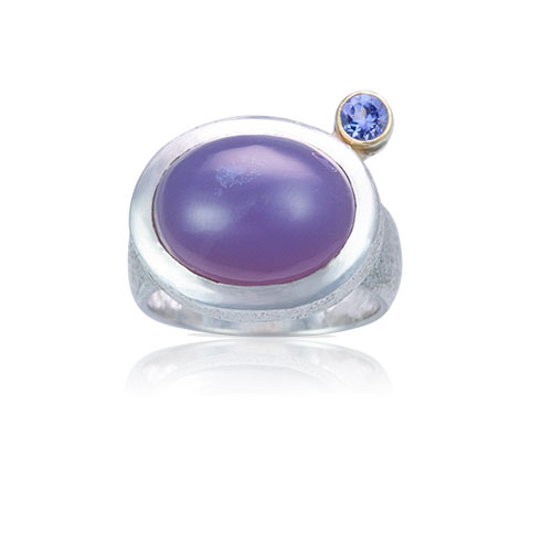 RG&ndash;408B: Purple Chalcedony, Tanzanite, settling silver,18k gold. Size 8